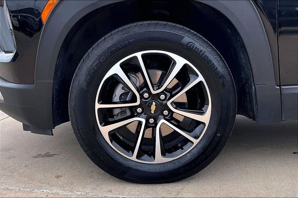 Used 2025 Chevrolet TrailBlazer LT AWD/4WD image 9