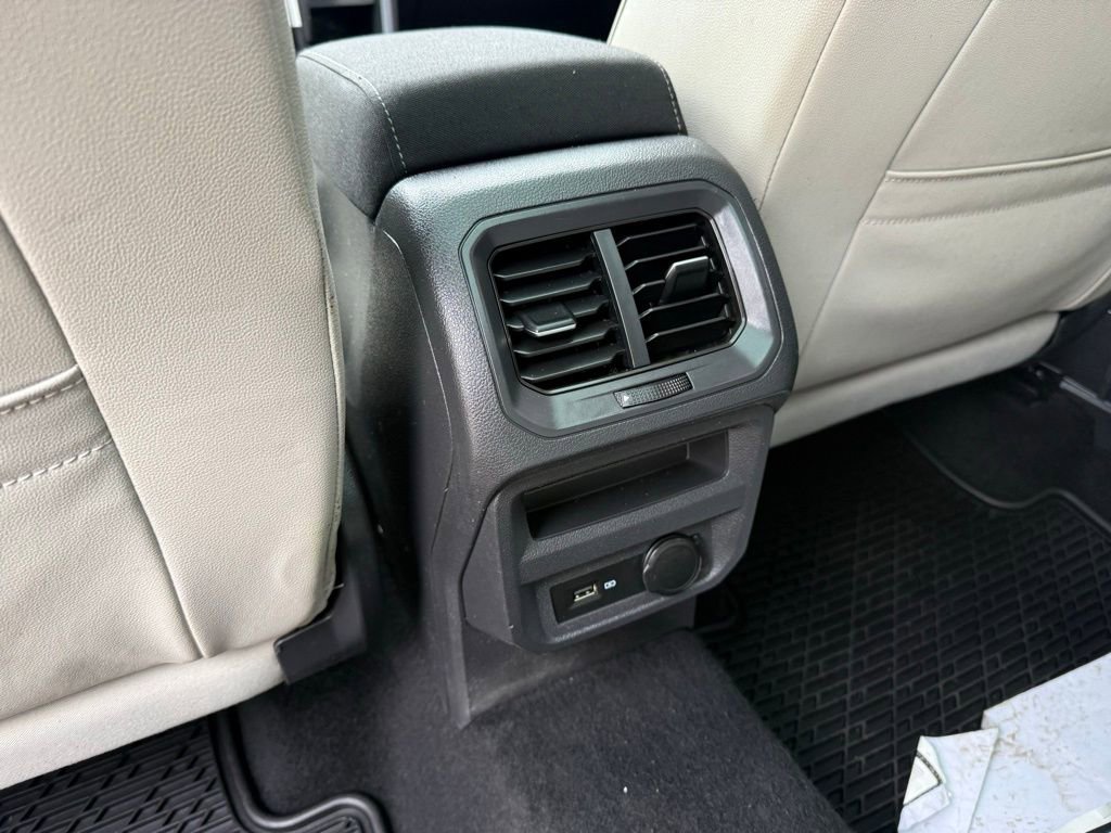 Used 2020 Volkswagen Tiguan SE w/ Panoramic Sunroof Package image 23