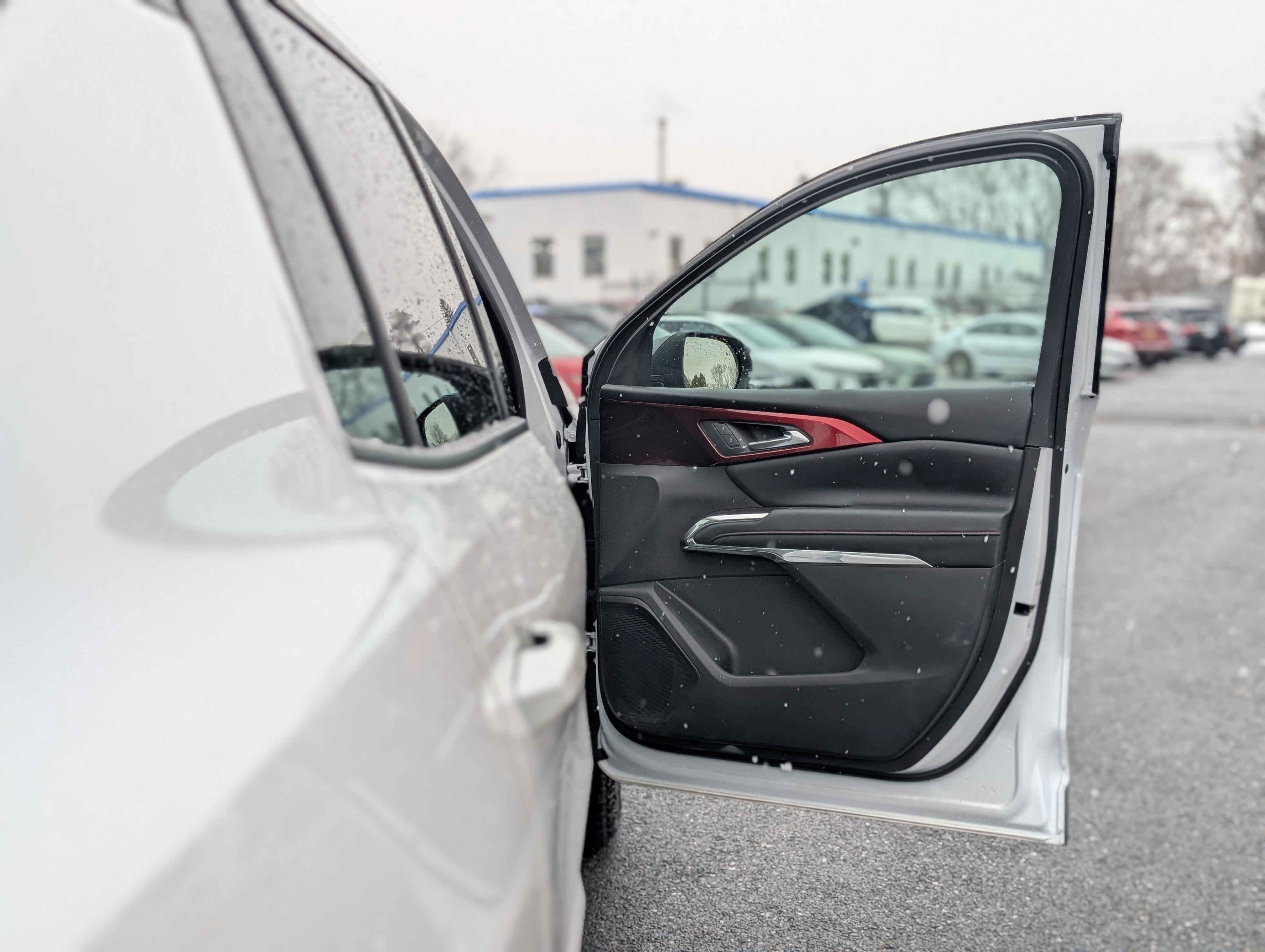 Used 2025 Chevrolet Traverse Z71 image 44