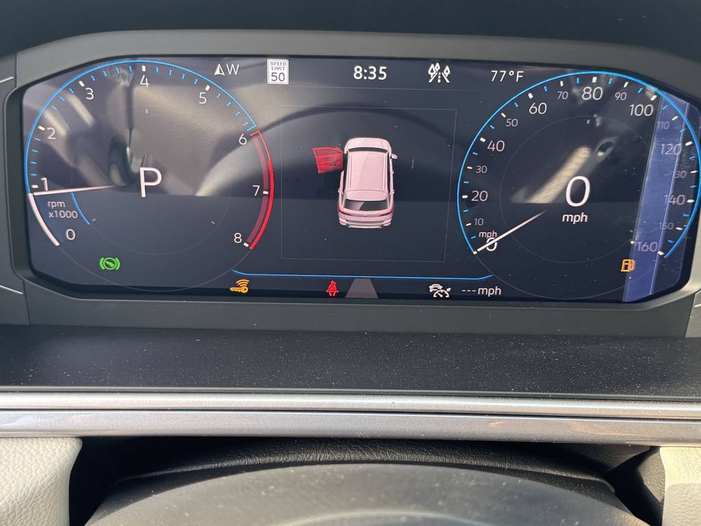 Used 2025 Volkswagen Taos SEL AWD/4WD image 18