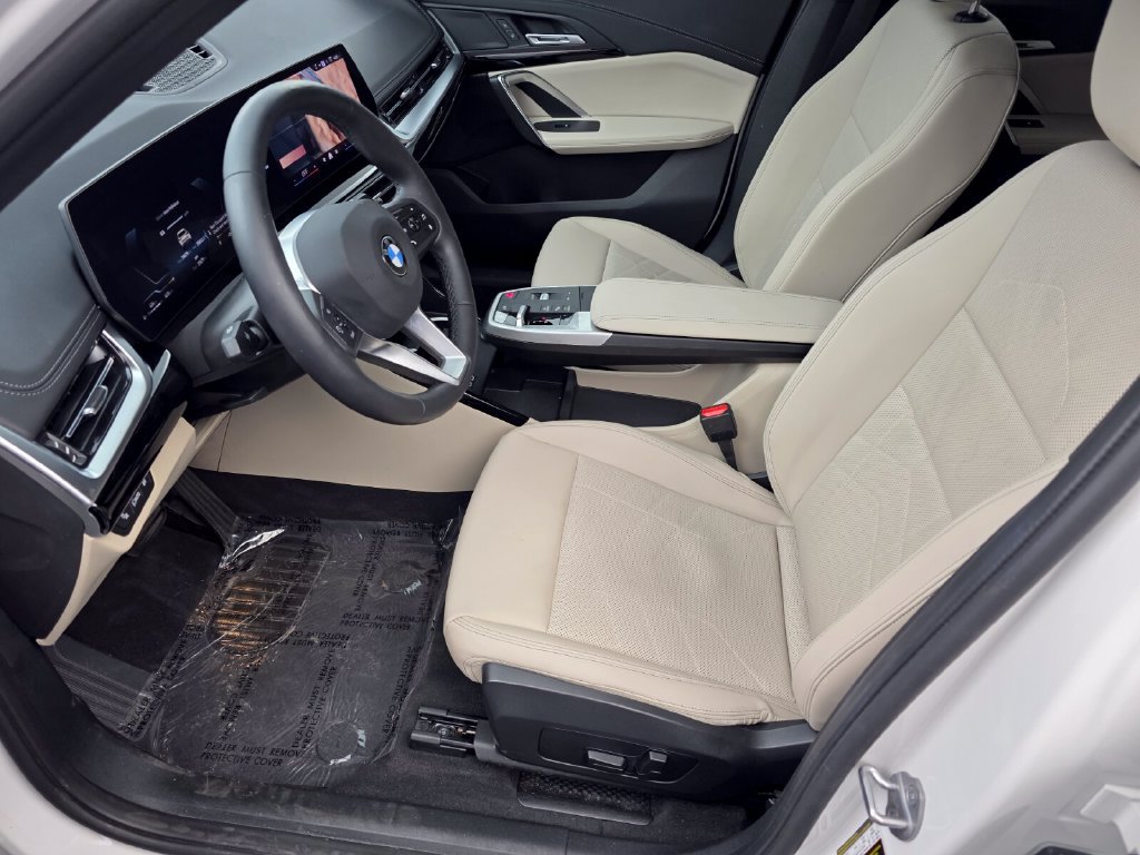 Used 2024 BMW X1 xDrive28i w/ Convenience Package AWD/4WD image 9