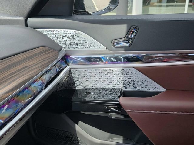 Used 2024 BMW 760i xDrive image 23