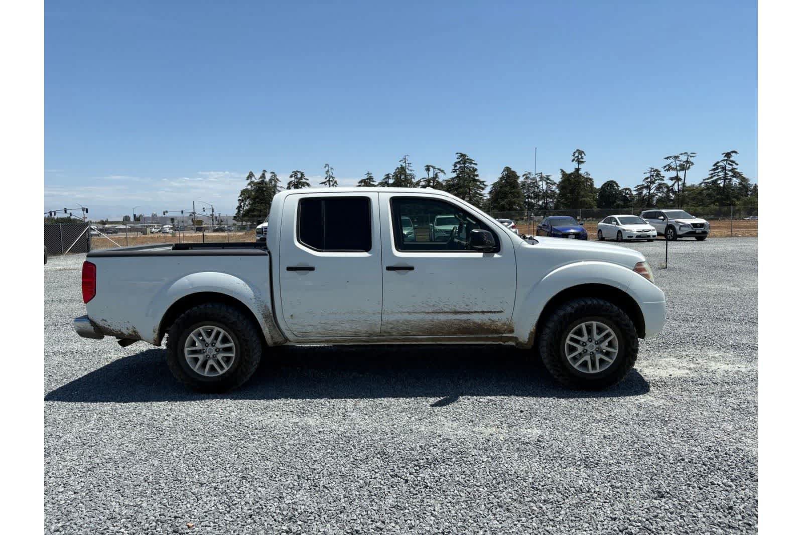Used 2016 Nissan Frontier SV RWD image 5