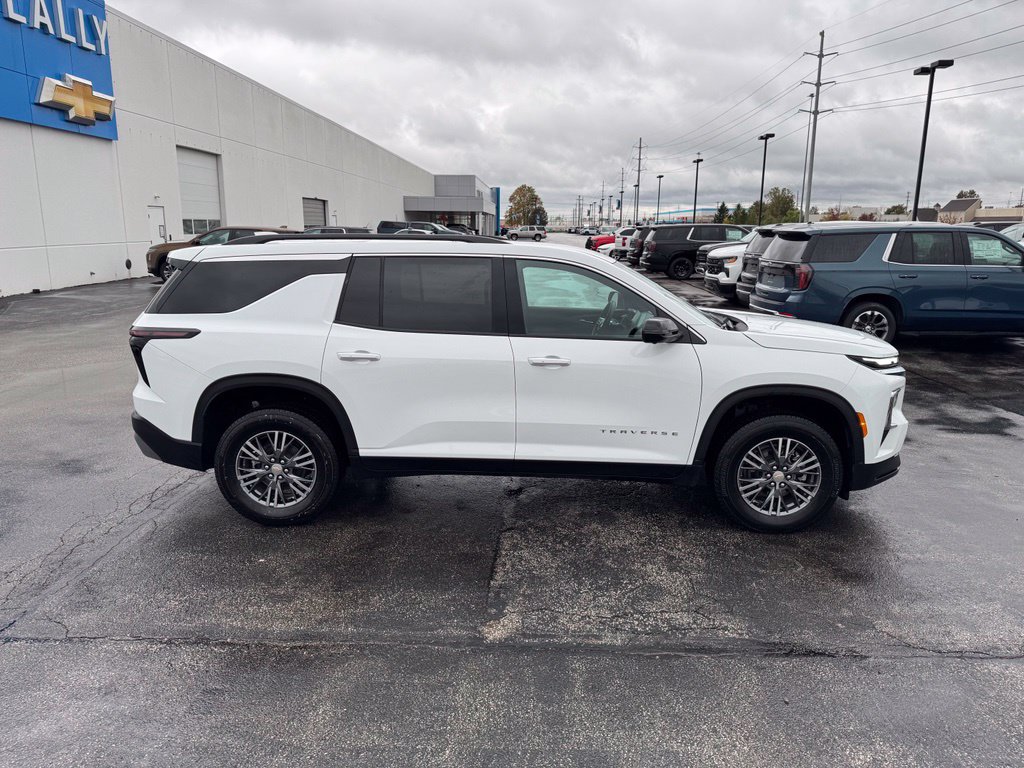 New 2026 Chevrolet Traverse LT w/ Driver Confidence Package AWD/4WD image 8