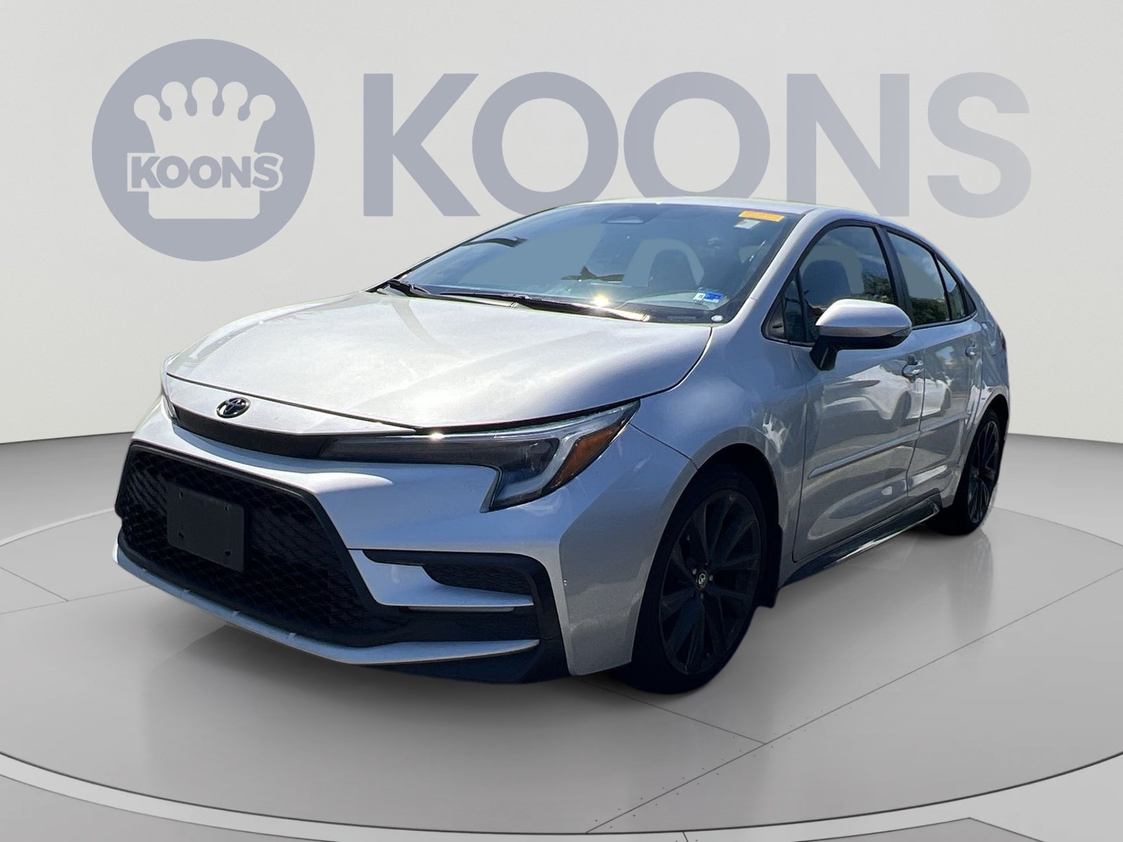 Used 2023 Toyota Corolla SE w/ Carpet Mat Package (TMS) FWD image 1