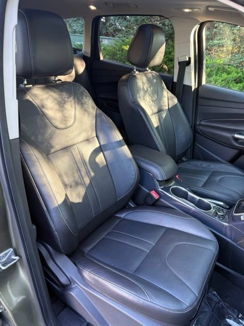 Used 2013 Ford Escape Titanium w/ Parking Technology Pkg FWD image 19