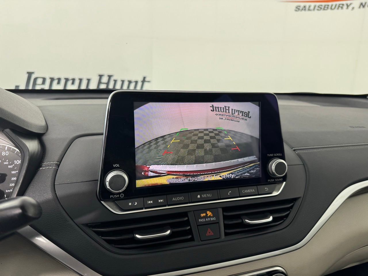 Used 2022 Nissan Altima 2.5 SV w/ SV Premium Package image 17