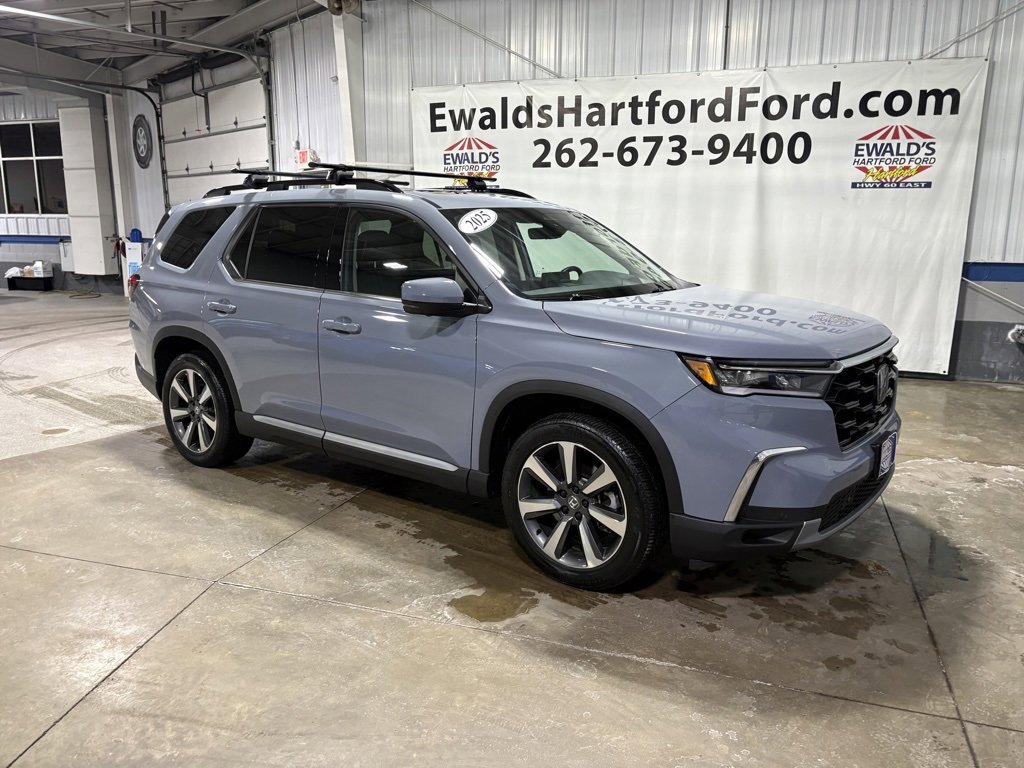 Used 2025 Honda Pilot Elite image 2