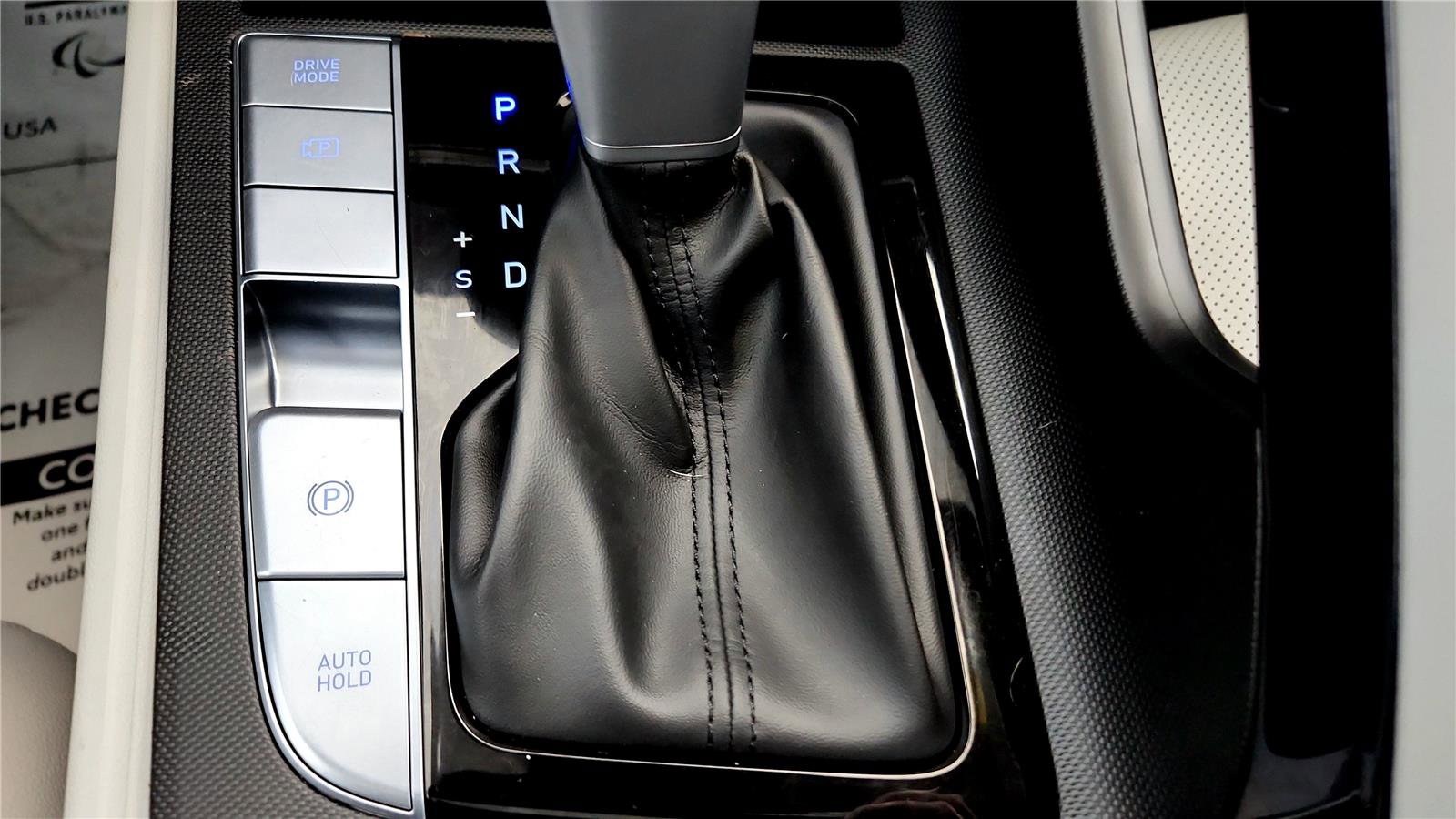 Used 2023 Hyundai Elantra Limited image 46