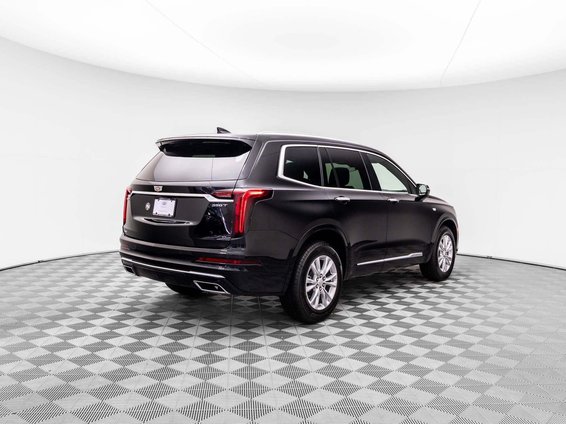 New 2025 Cadillac XT6 Luxury image 8