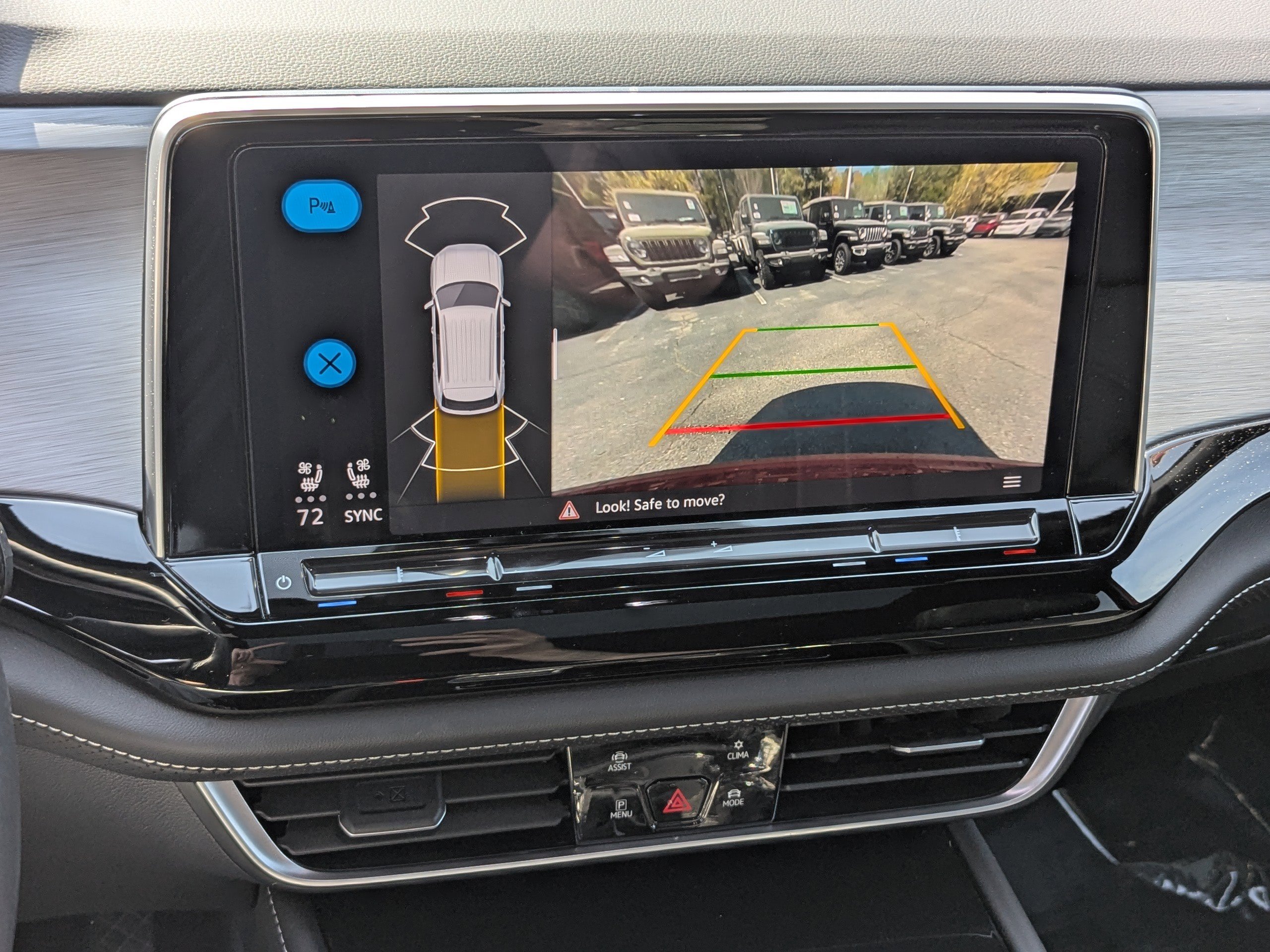 Used 2024 Volkswagen Atlas Cross Sport SE w/ Panoramic Sunroof Package image 25