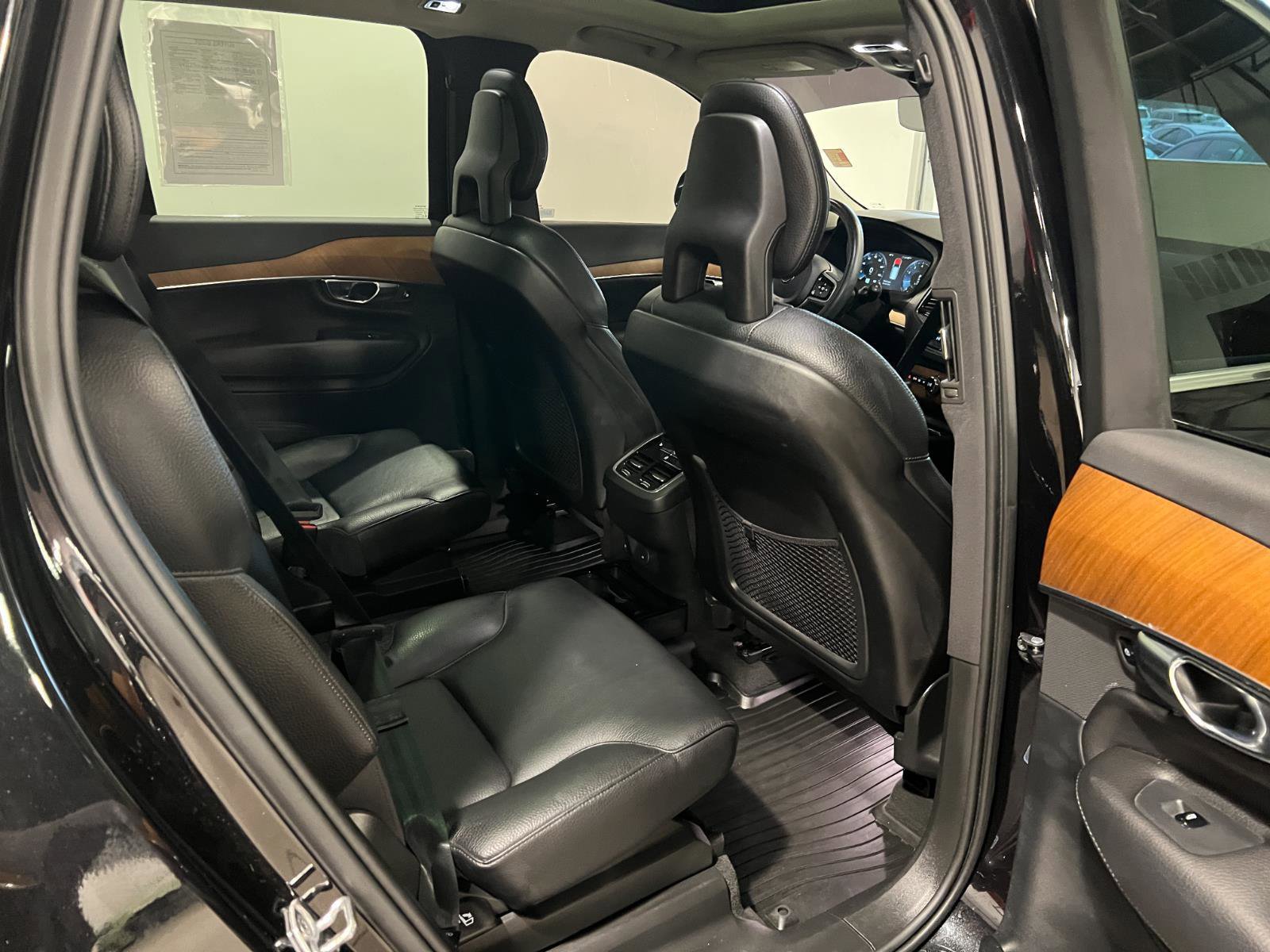 Used 2021 Volvo XC90 T6 Momentum image 35