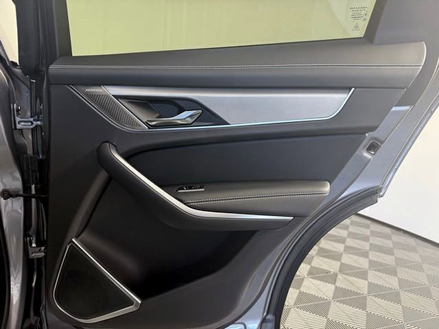Certified 2025 Jaguar F-PACE R-Dynamic S image 28