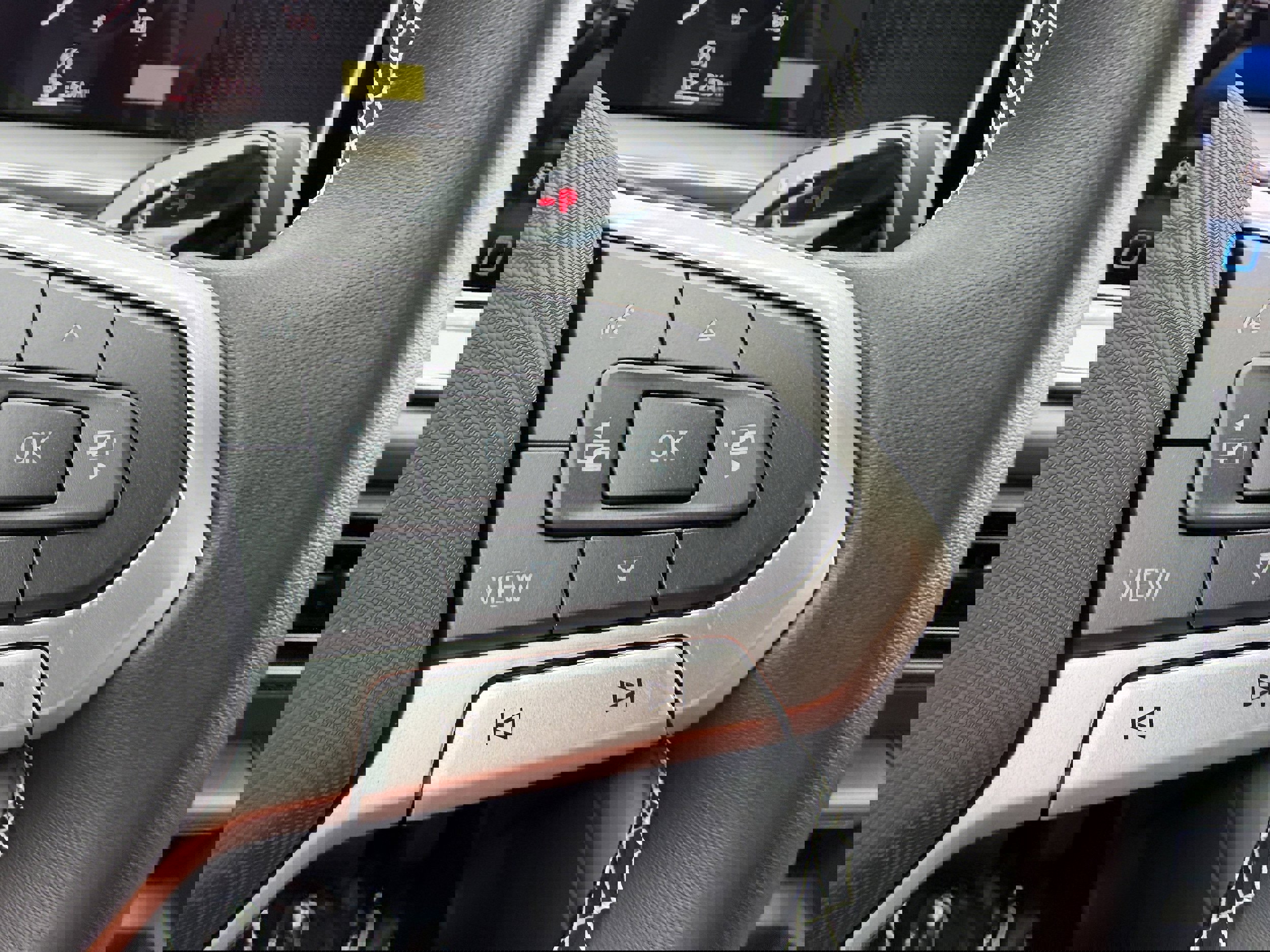 New 2026 Volkswagen Tiguan SE image 30