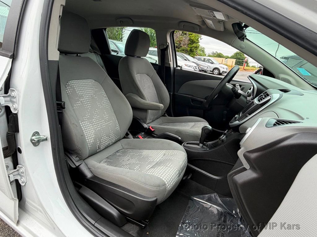 Used 2020 Chevrolet Sonic LT FWD image 17
