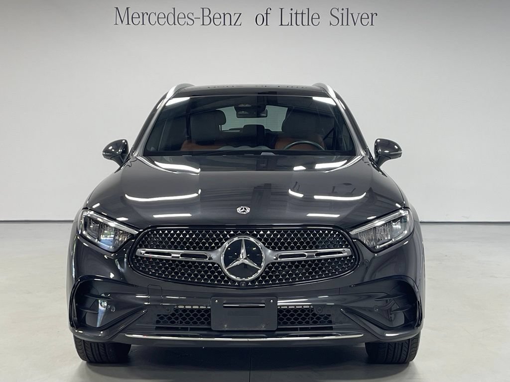 Used 2025 Mercedes-Benz GLC 350e 4MATIC image 9