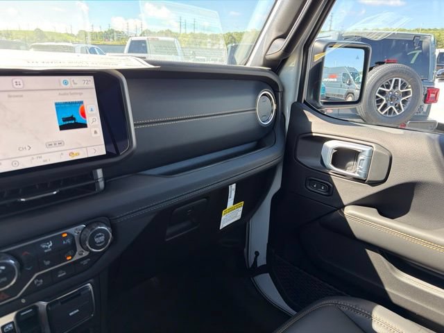 New 2026 Jeep Wrangler Unlimited Sahara AWD/4WD image 21