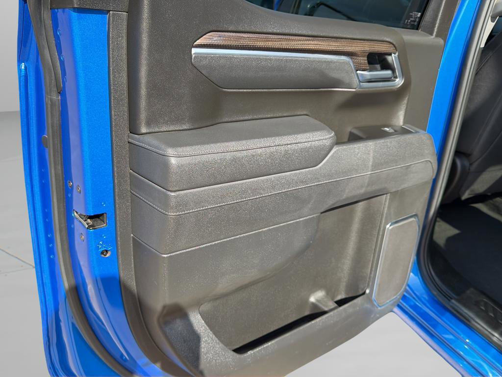 Used 2025 Chevrolet Silverado 1500 LT image 14
