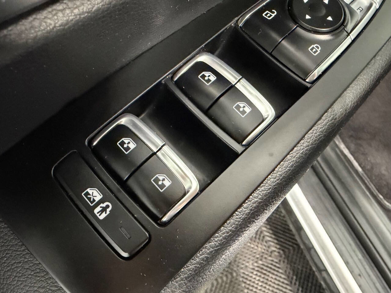 Used 2023 Kia Telluride EX AWD/4WD image 25