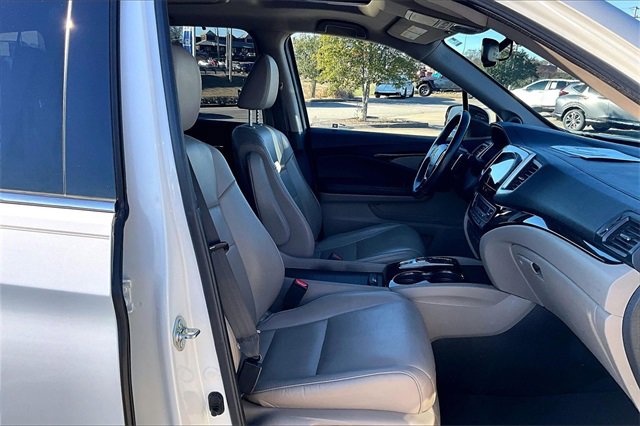 Used 2017 Honda Pilot Touring image 28