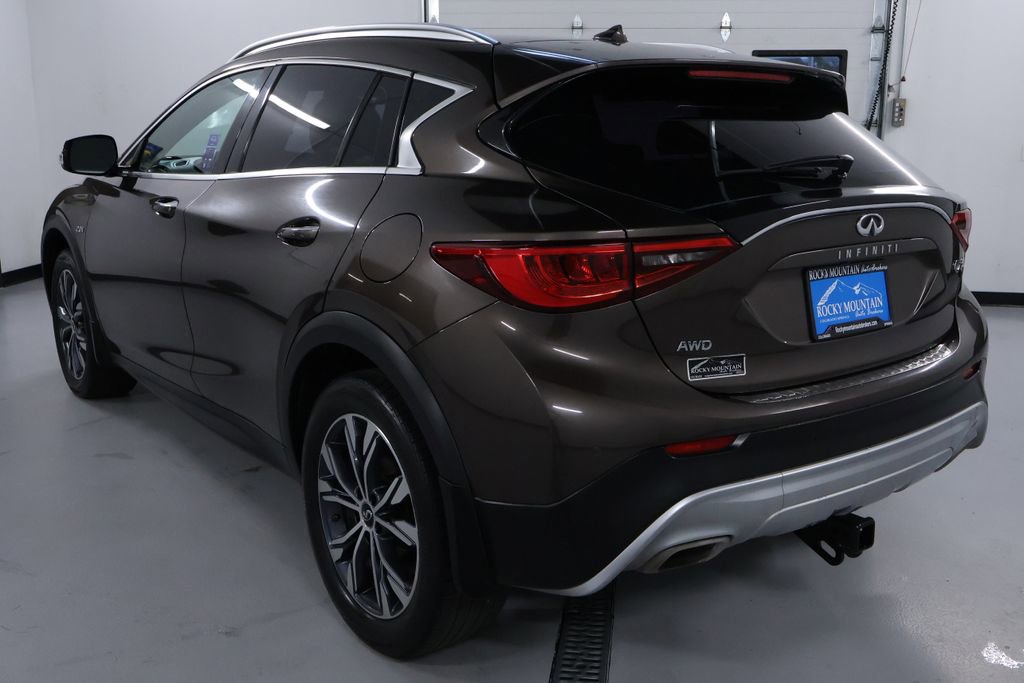 Used 2018 INFINITI QX30 Premium w/ Navigation Package image 5