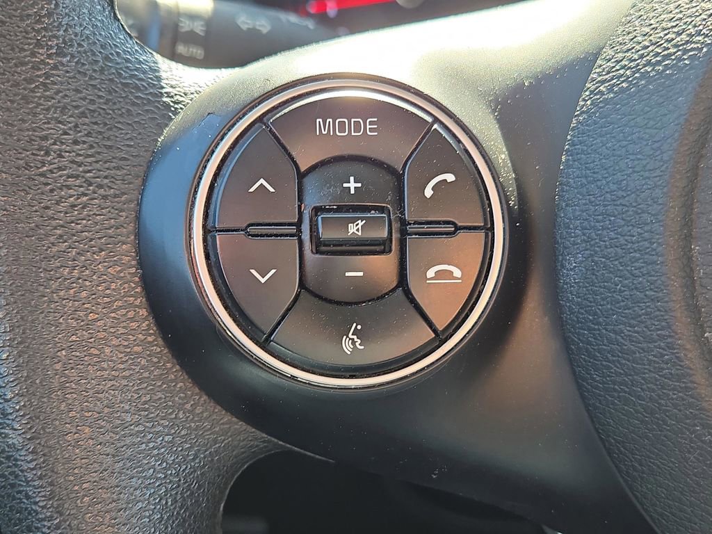 Certified 2020 Kia Soul S image 29