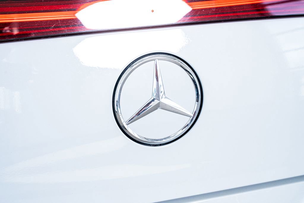 Used 2023 Mercedes-Benz EQE 500 4MATIC Sedan image 27