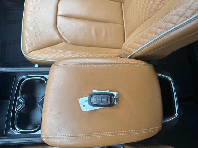 Used 2022 Chrysler Pacifica Pinnacle AWD/4WD image 34