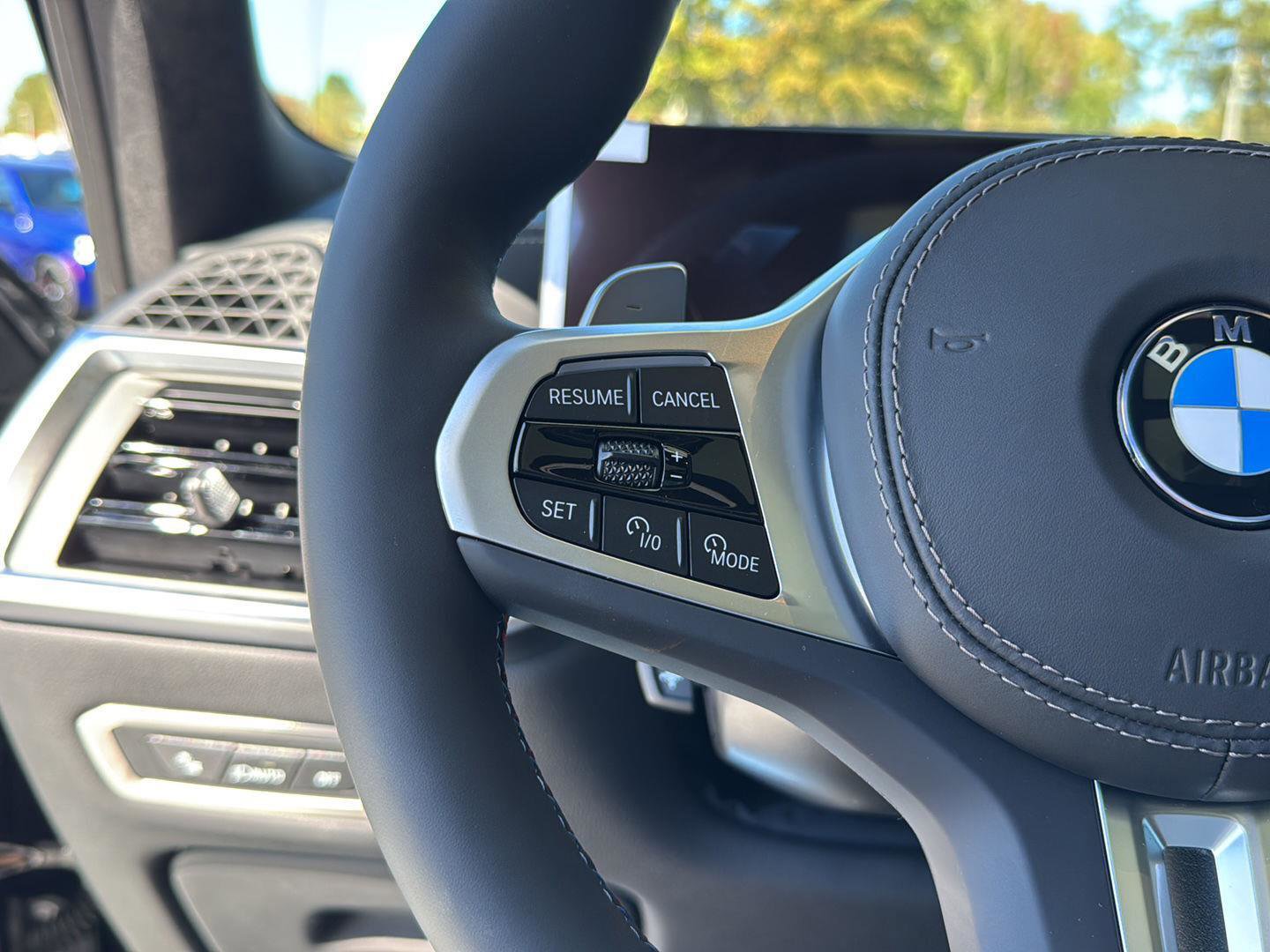 New 2026 BMW X7 M60i image 18