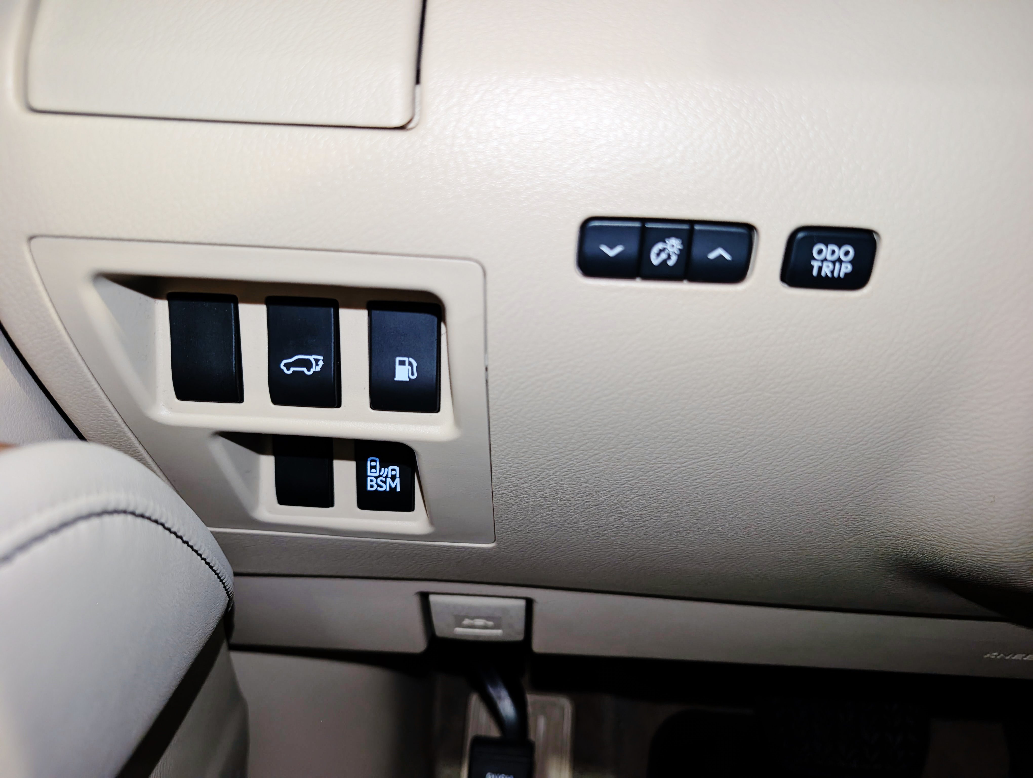 Used 2015 Lexus RX 450h AWD image 45