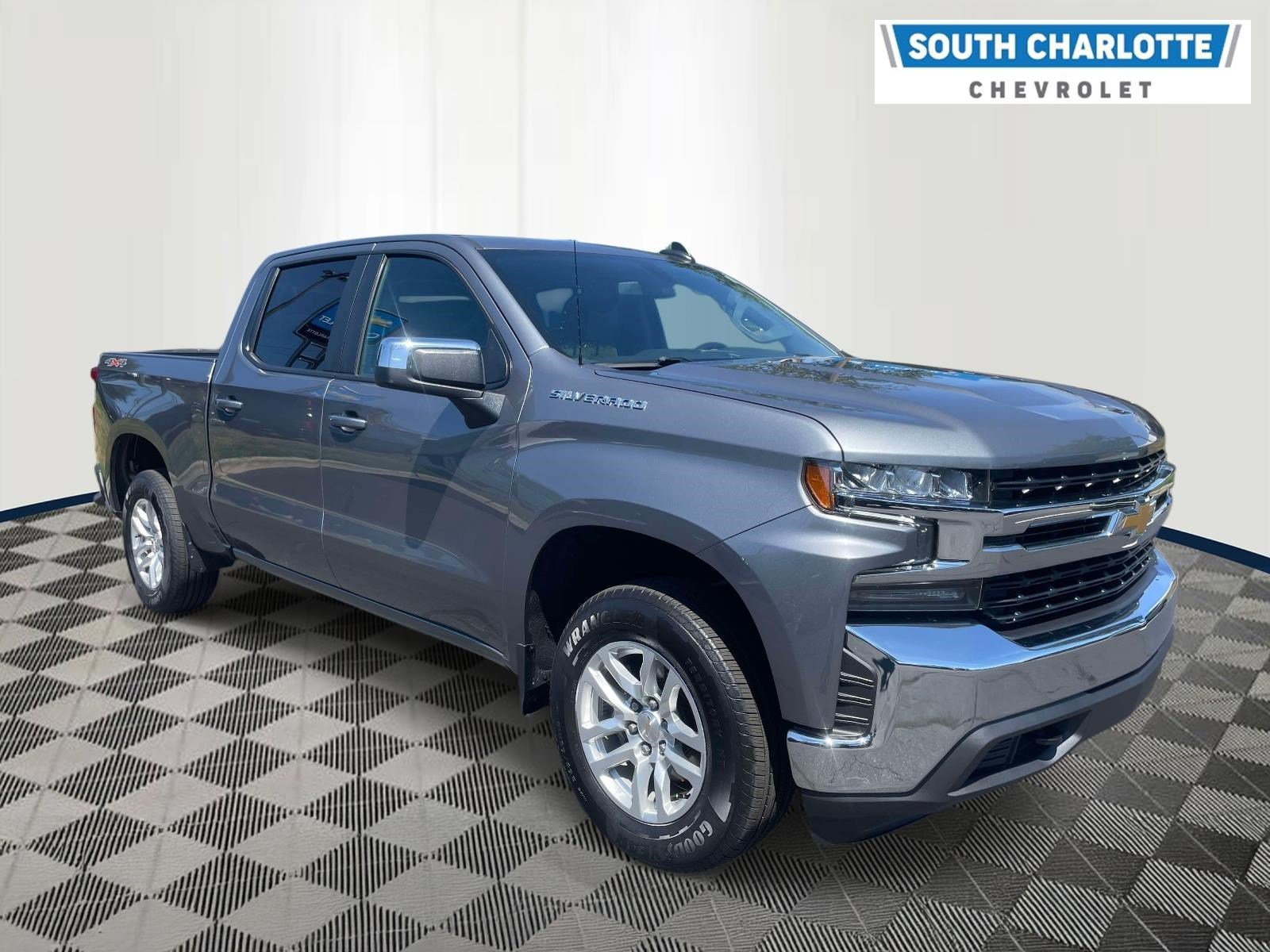 Used 2021 Chevrolet Silverado 1500 LT AWD/4WD image 3