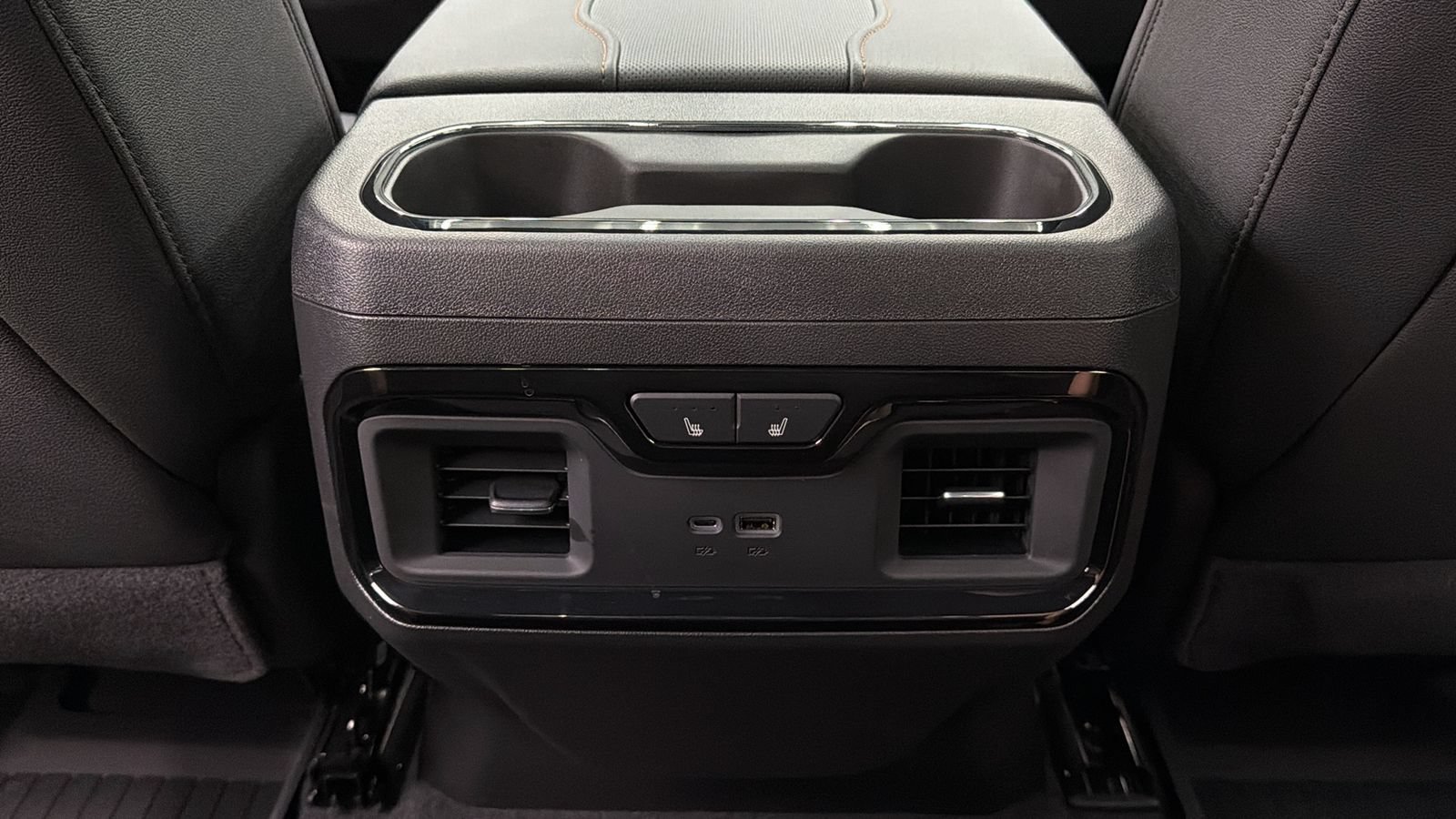 Used 2026 GMC Sierra 1500 AT4 w/ AT4 Premium Package AWD/4WD image 39