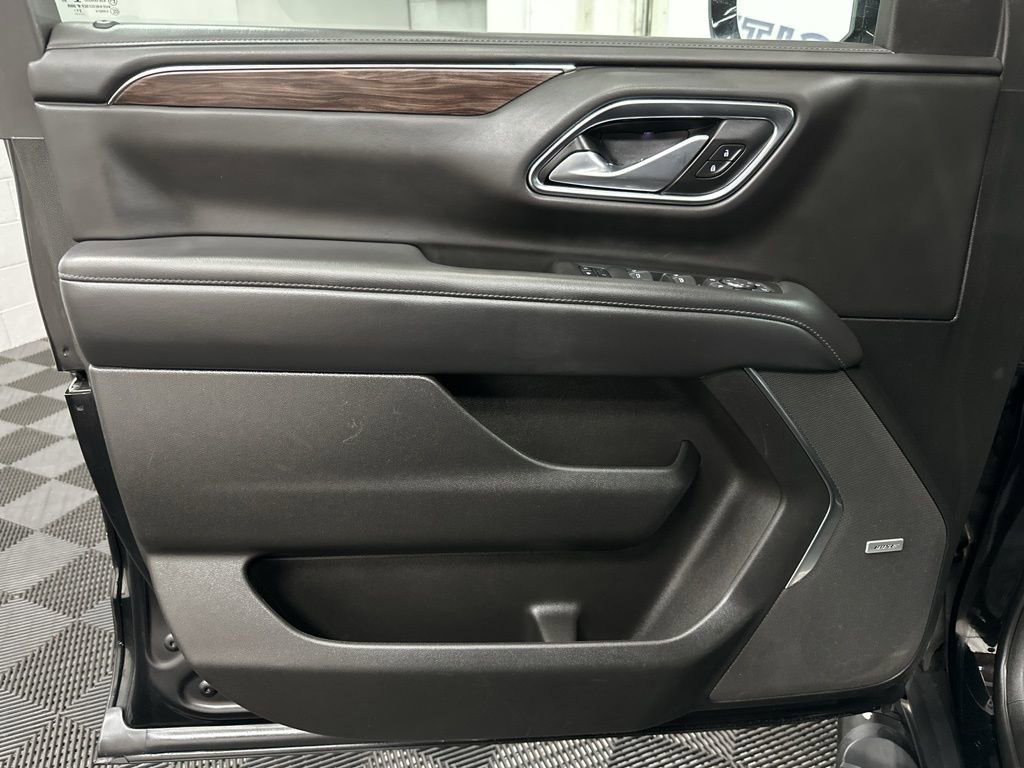 Used 2022 Chevrolet Tahoe Z71 w/ Luxury Package image 16