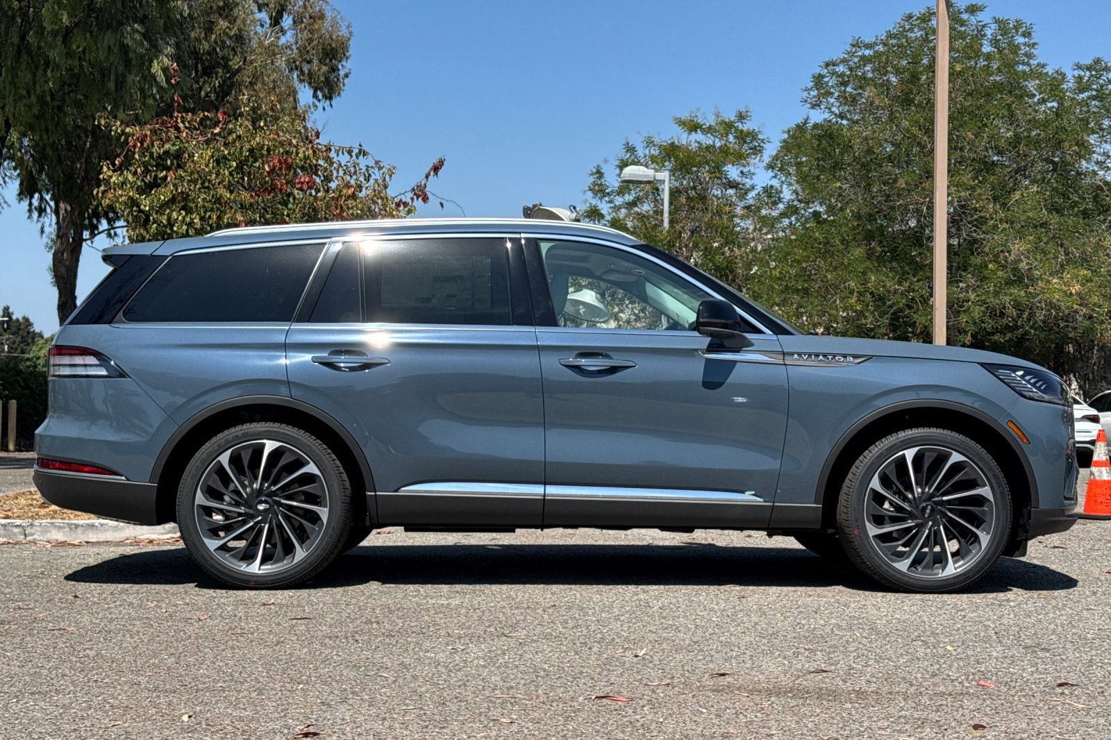 New 2025 Lincoln Aviator Reserve image 4