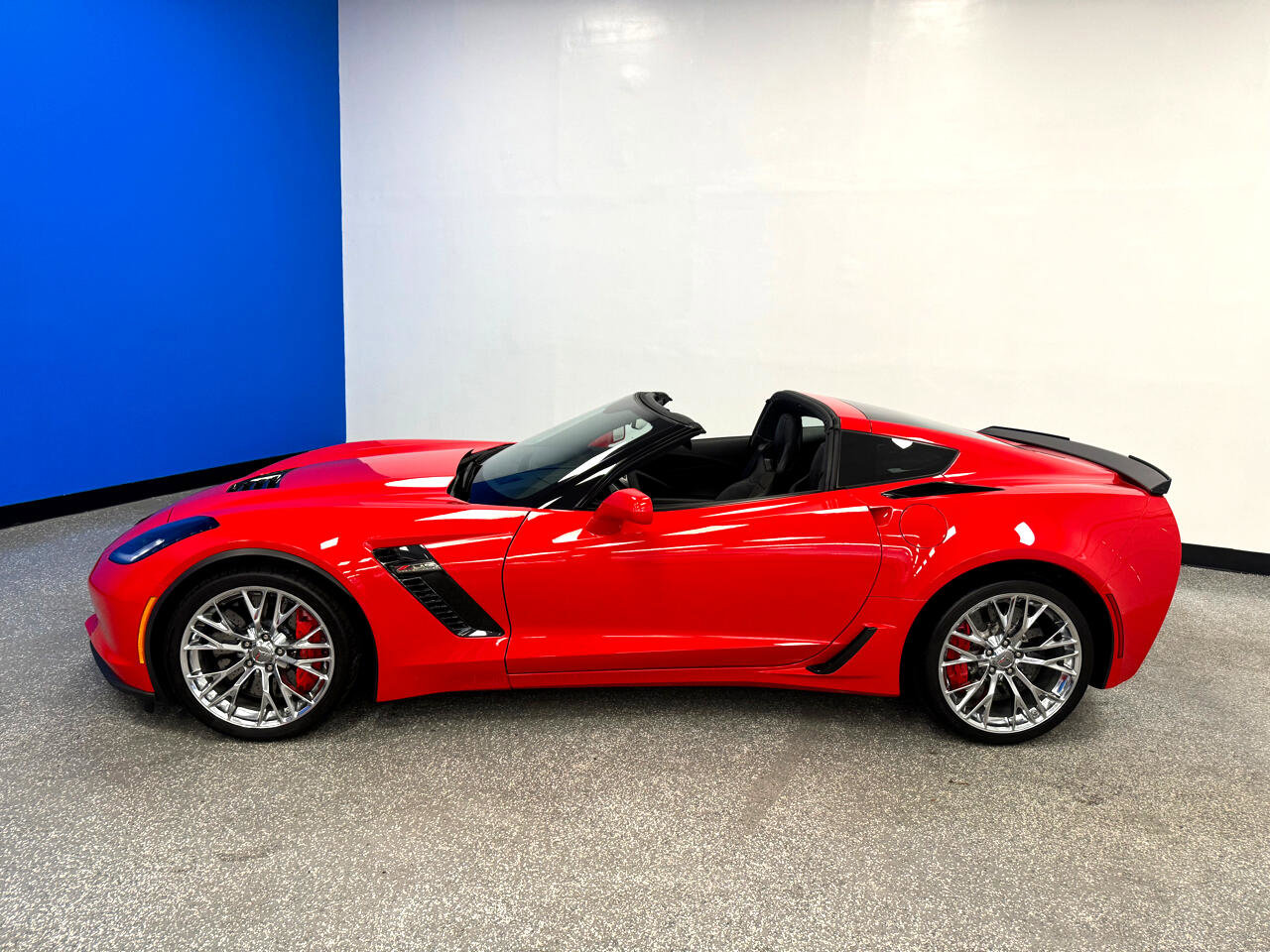 Used 2016 Chevrolet Corvette Z06 w/ 3LZ Preferred Equipment Group image 4