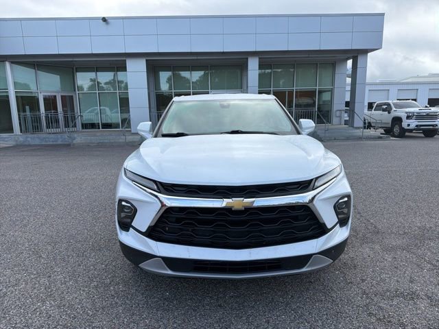 Used 2023 Chevrolet Blazer LT image 2