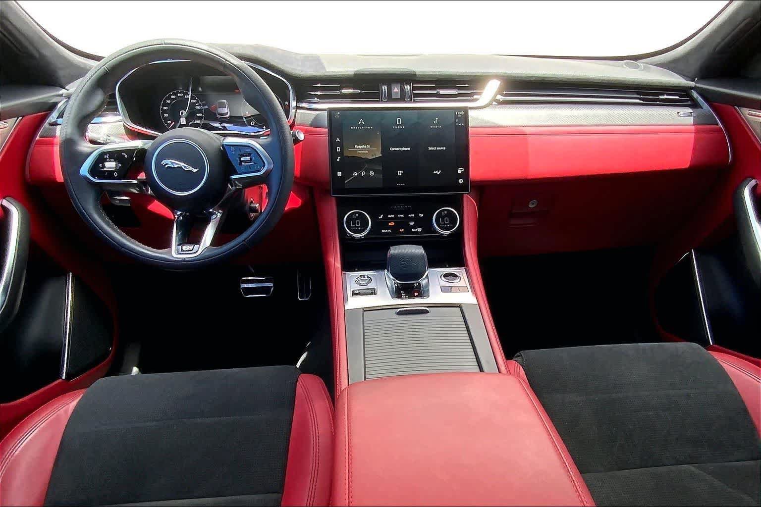 Used 2023 Jaguar F-PACE SVR AWD/4WD image 10