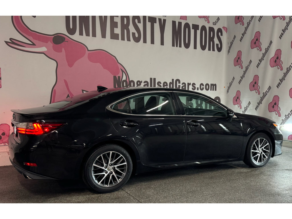 Used 2016 Lexus ES 350 w/ Luxury Package w/Wood Trim FWD image 10