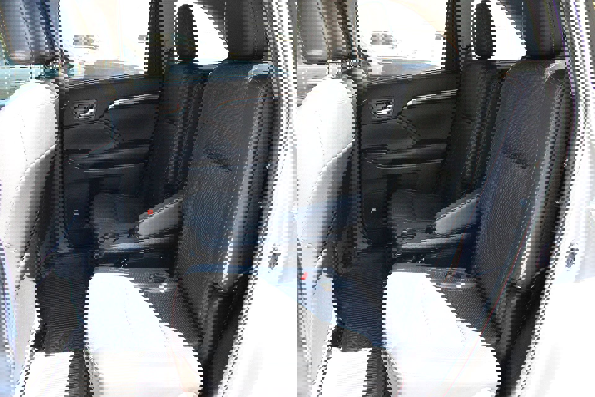 Used 2016 Toyota Highlander Limited image 18