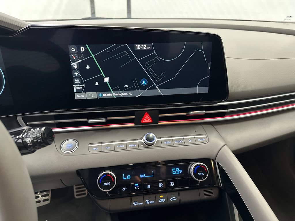 Used 2025 Hyundai Elantra SEL FWD image 26