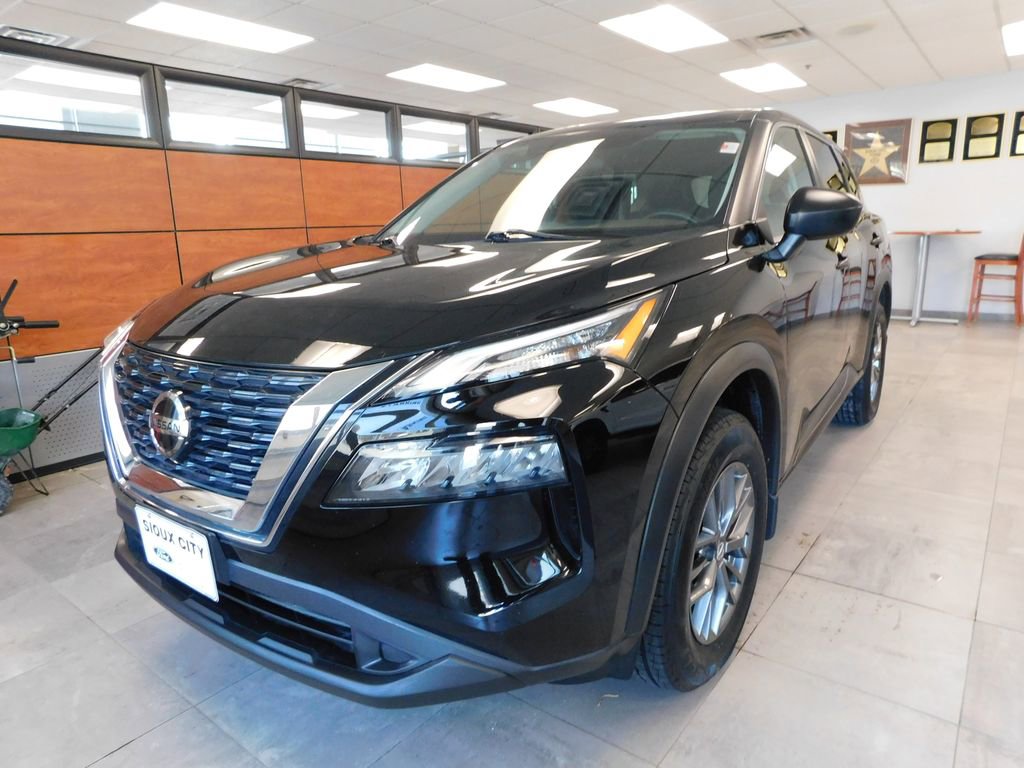 Used 2021 Nissan Rogue S AWD/4WD image 2
