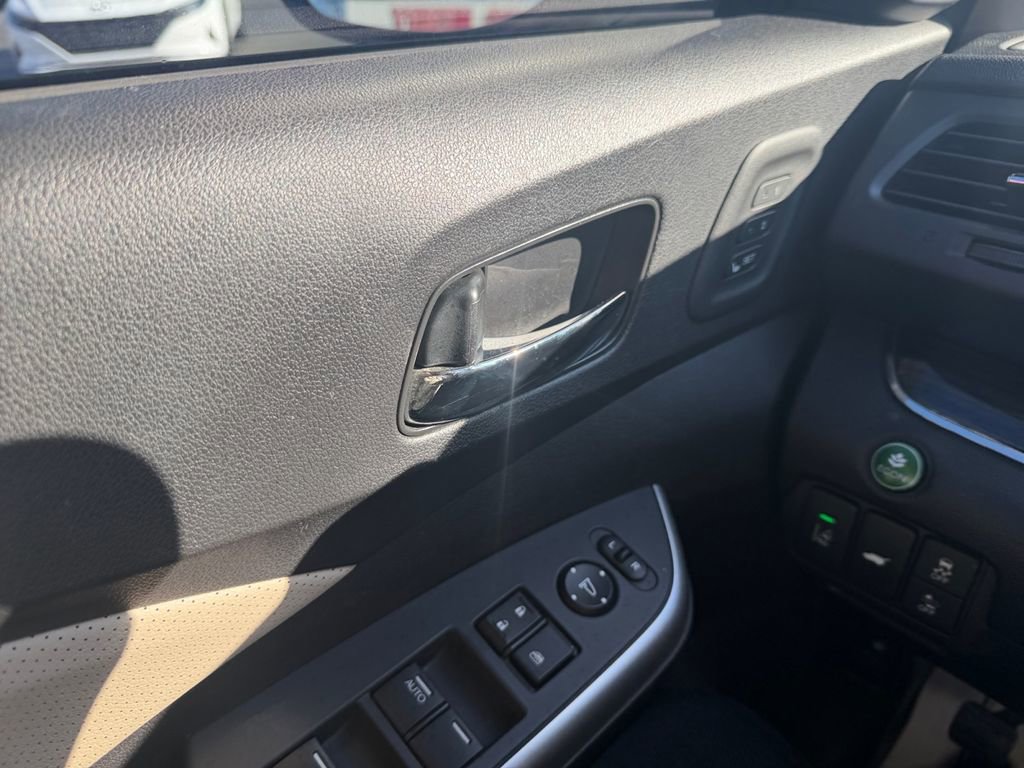 Used 2016 Honda CR-V Touring image 27