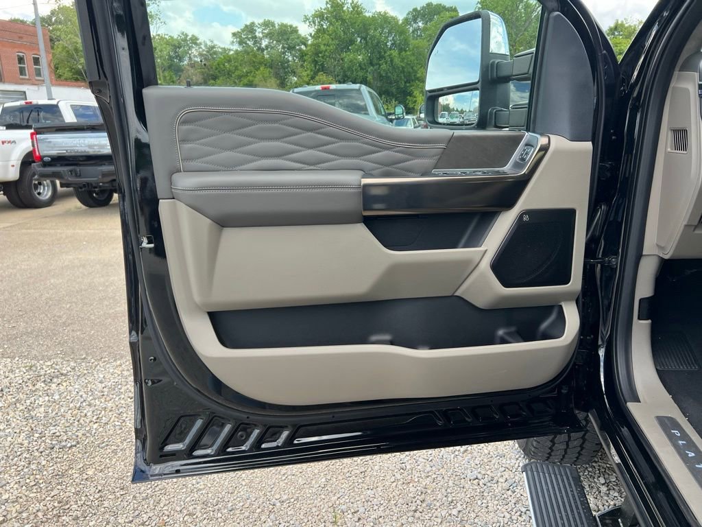 New 2025 Ford F350 Platinum w/ Platinum Plus Package image 11
