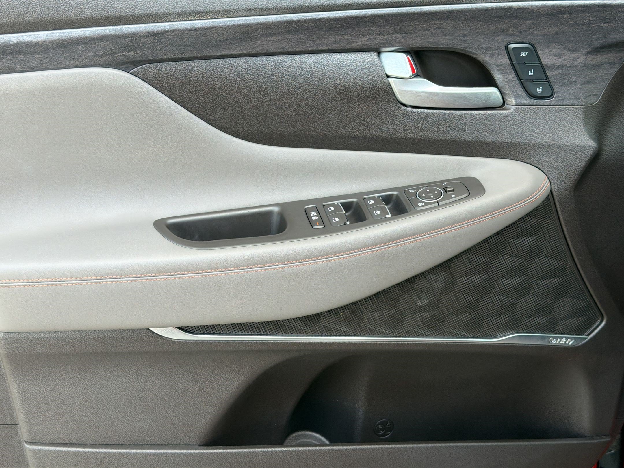 Used 2019 Hyundai Santa Fe FWD image 12