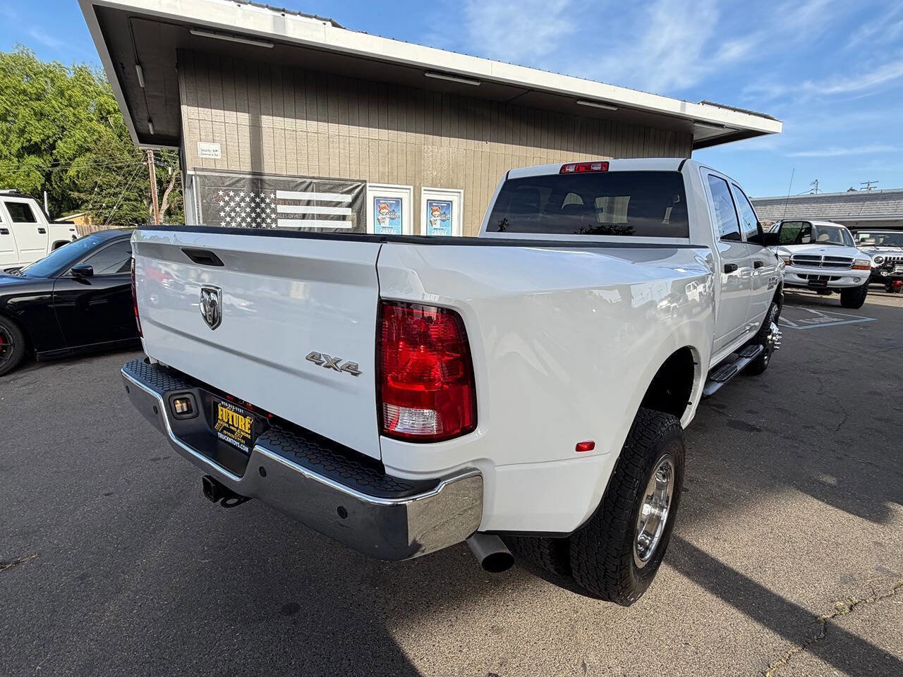 Used 2016 RAM 3500 Tradesman w/ Chrome Appearance Group image 9