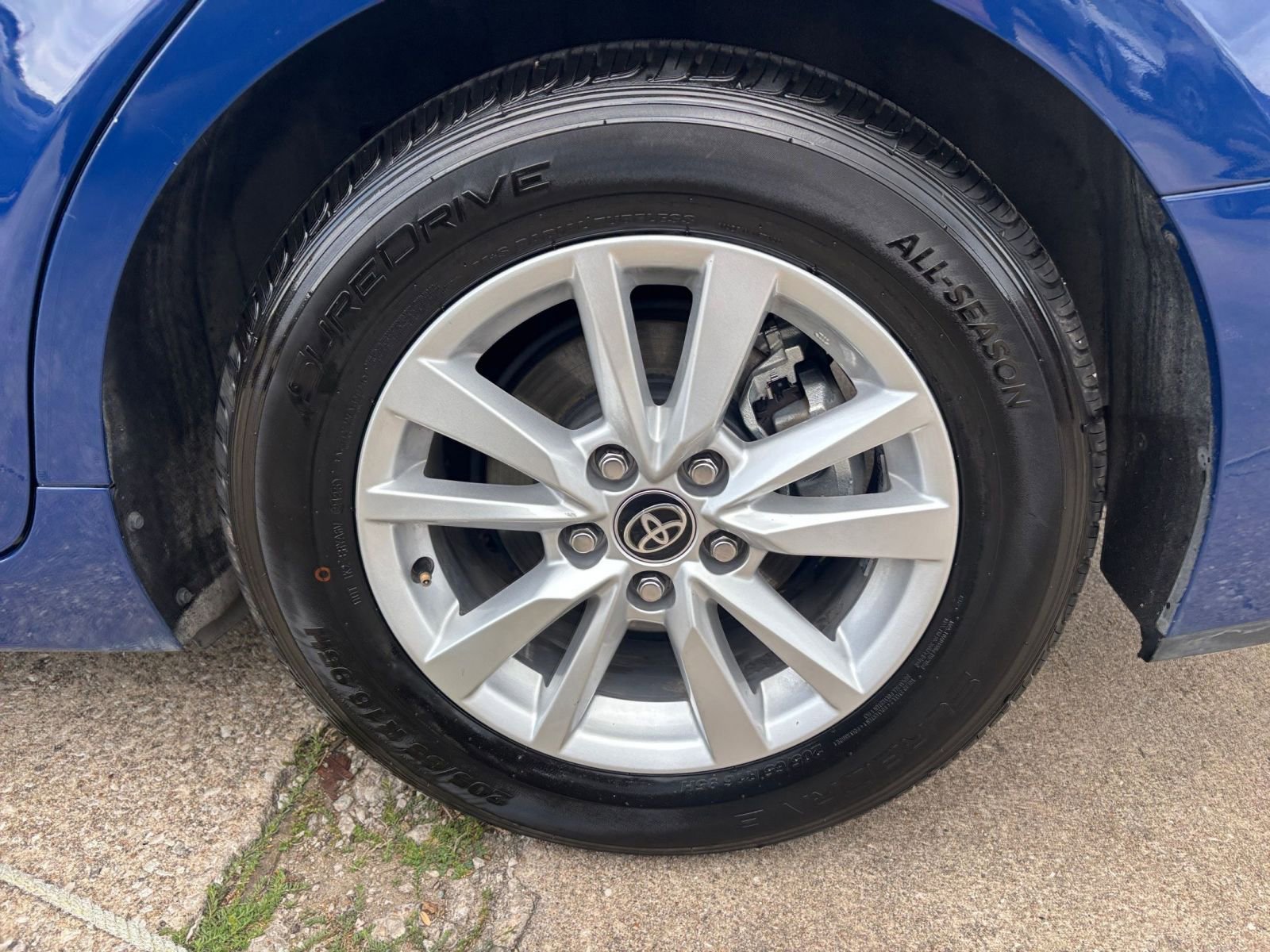 Used 2025 Toyota Camry LE image 29