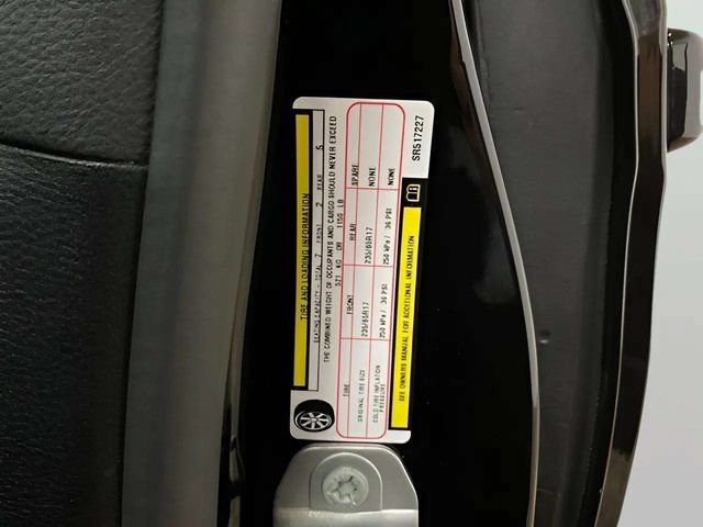 Used 2025 Chrysler Pacifica Select FWD image 89