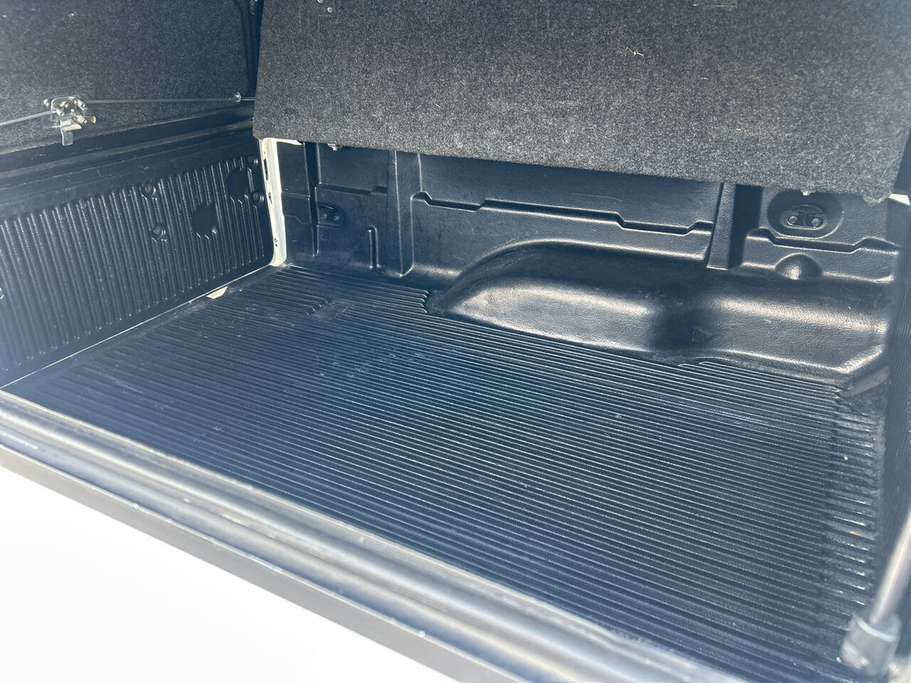 Used 2019 Nissan Frontier SV image 23