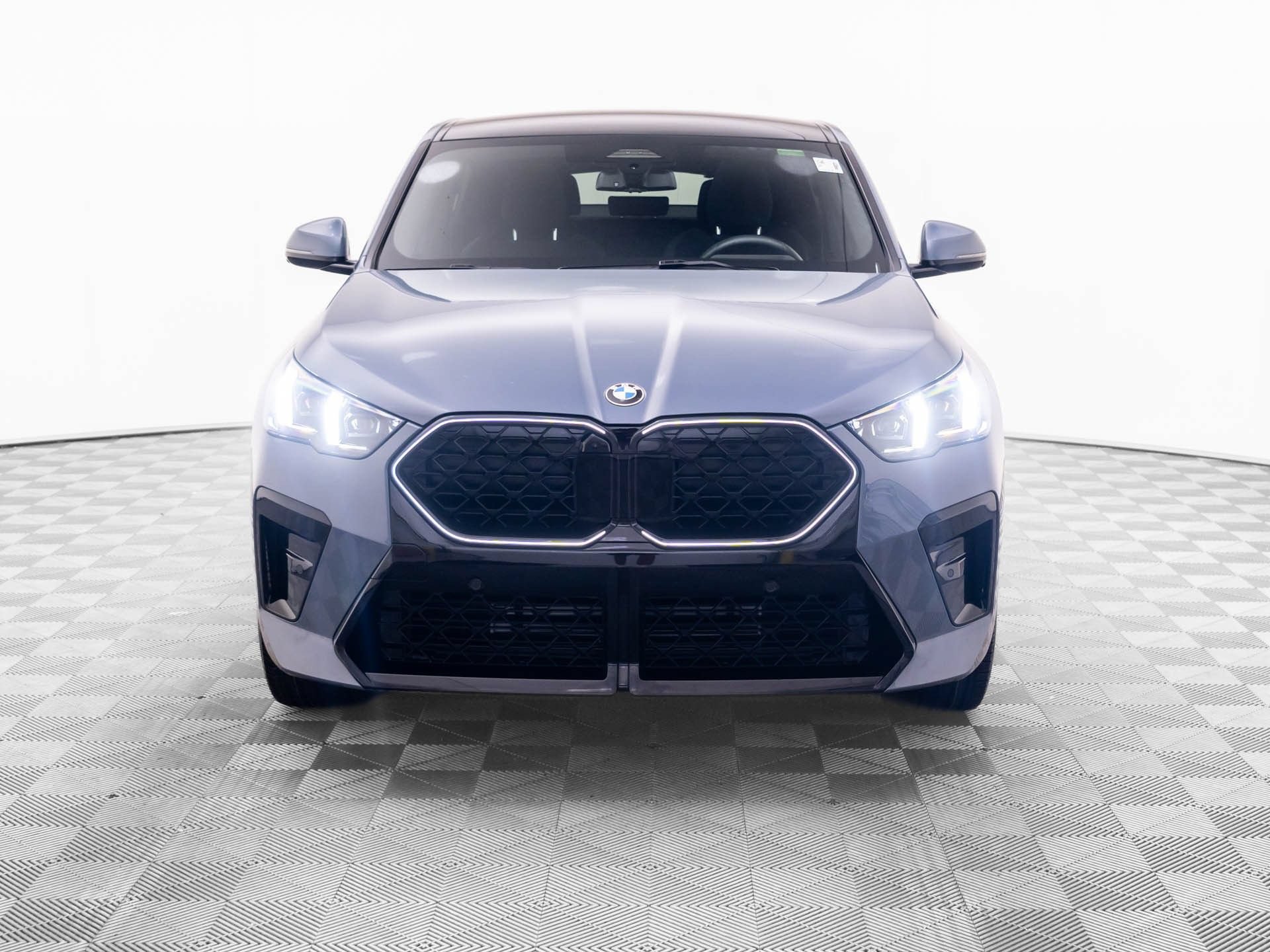 Certified 2025 BMW X2 xDrive28i AWD/4WD image 8