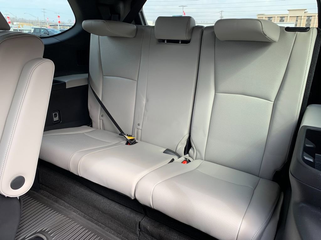 Used 2024 Toyota Grand Highlander MAX Platinum image 18